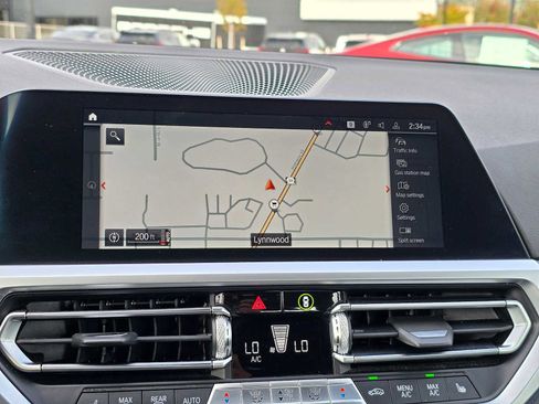 Used 2021 BMW 330i Sedan w/ Premium Package image 24