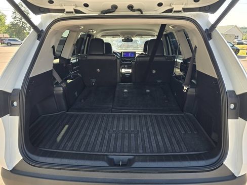 Used 2024 Toyota Grand Highlander AWD image 26