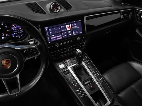 Certified 2020 Porsche Macan AWD/4WD image 31