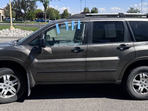 Used 2004 Mitsubishi Endeavor LS AWD/4WD image 5