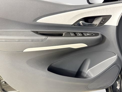 Used 2019 Chevrolet Bolt LT FWD image 18