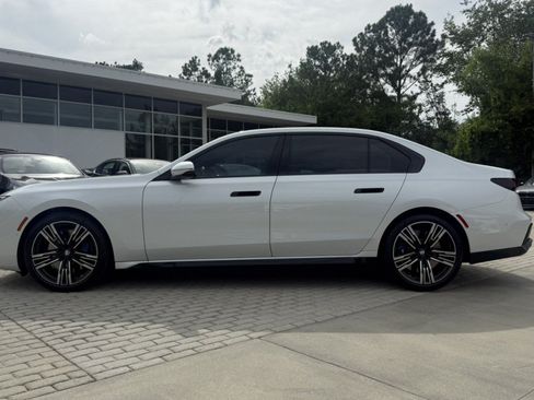 Used 2023 BMW 760i xDrive AWD/4WD image 3