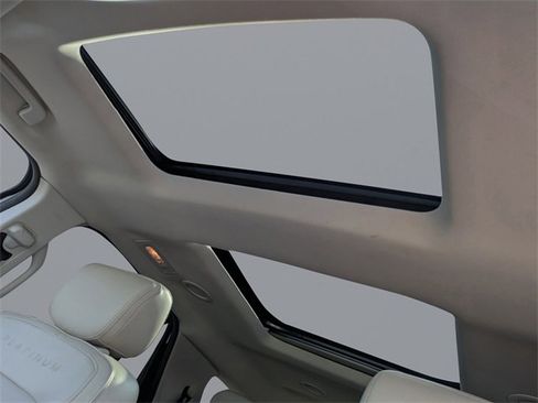 Used 2017 Ford Explorer Platinum image 24