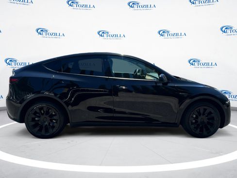 Used 2021 Tesla Model Y Long Range image 6