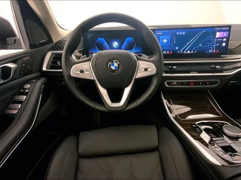 Used 2026 BMW X7 xDrive40i AWD/4WD image 4