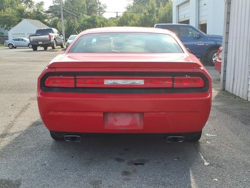 Used 2009 Dodge Challenger R/T RWD image 4