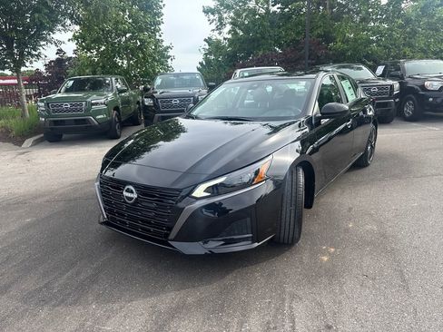 New 2026 Nissan Altima 2.5 SV w/ SV Special Edition Package FWD image 3