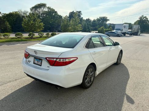 Used 2017 Toyota Camry SE FWD image 5