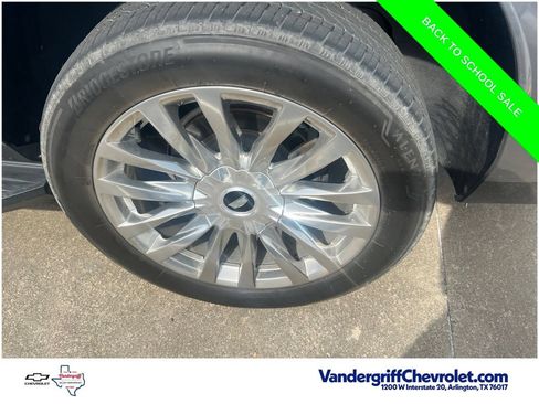 Used 2021 Cadillac Escalade ESV Premium Luxury AWD/4WD image 13