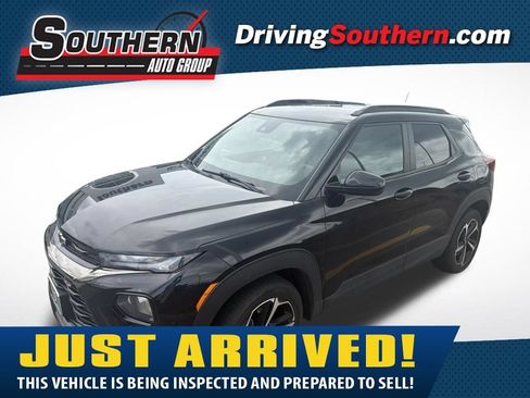 Used 2022 Chevrolet TrailBlazer RS FWD image 1