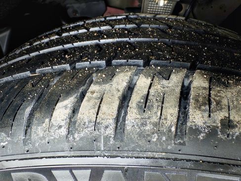 Used 2021 Tesla Model Y Long Range image 34