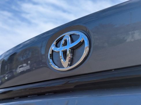 Used 2020 Toyota Corolla LE image 27