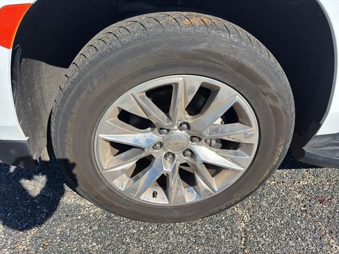 Used 2022 Chevrolet Suburban Premier image 13