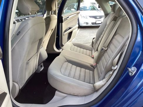 Used 2018 Ford Fusion SE FWD image 17