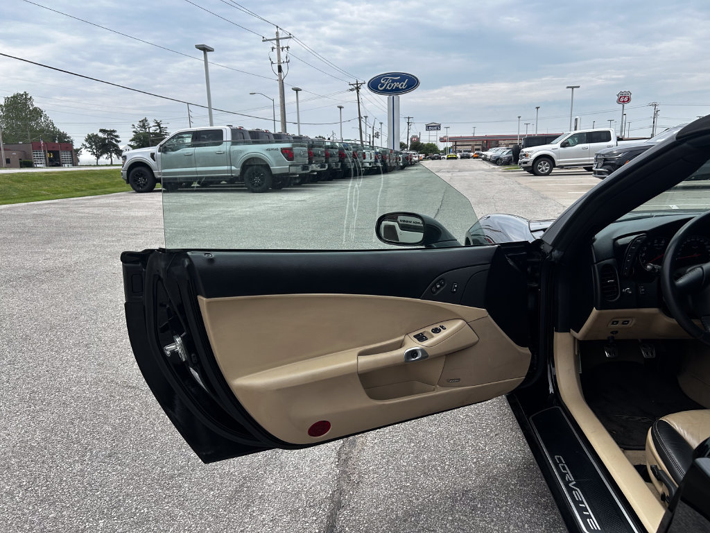 Used 2005 Chevrolet Corvette Convertible w/ Preferred Equipment Group RWD image 15