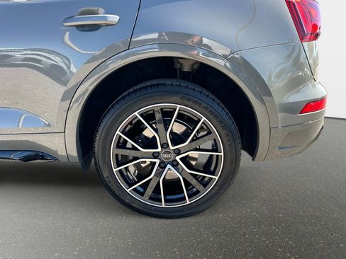 Used 2023 Audi SQ5 Premium Plus w/ Premium Plus Package image 11