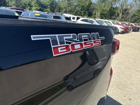 Used 2020 Chevrolet Silverado 1500 Custom Trail Boss image 17