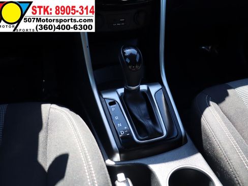 Used 2017 Hyundai Elantra GT image 19