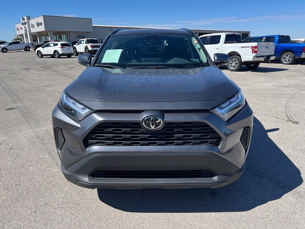 Used 2025 Toyota RAV4 XLE AWD/4WD image 10