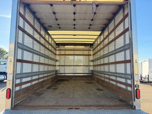 Used 2020 Isuzu NPR image 9