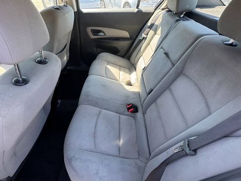 Used 2015 Chevrolet Cruze LT FWD image 12