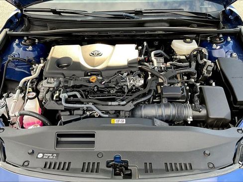 Used 2025 Toyota Camry SE image 9