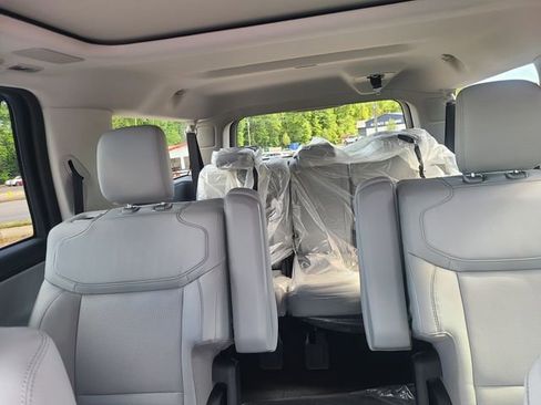 New 2026 Ford Expedition Max Platinum image 7