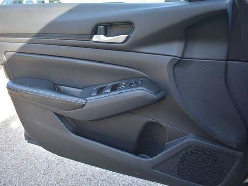 Used 2024 Nissan Altima 2.5 SV FWD image 34