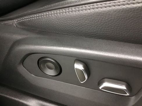 Used 2022 GMC Yukon XL Denali w/ Denali Premium Package AWD/4WD image 28