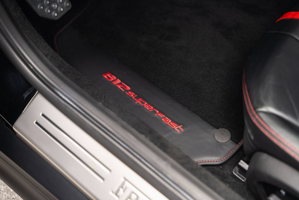 Used 2020 Ferrari 812 Superfast RWD image 8