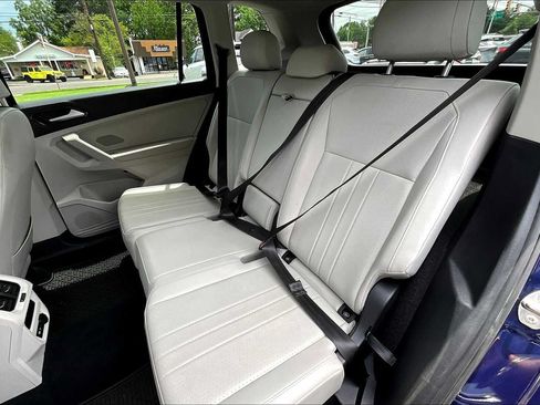 Used 2022 Volkswagen Tiguan SE AWD/4WD image 20