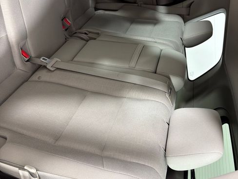 Used 2011 Jeep Grand Cherokee Laredo w/ Mopar Chrome Edition Group AWD/4WD image 17