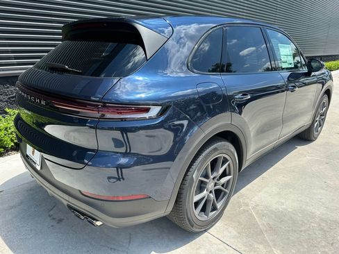 Used 2025 Porsche Cayenne image 9