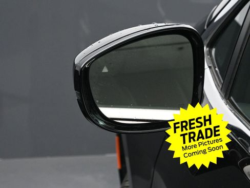 Used 2025 Chrysler Pacifica Select w/ Uconnect Theater Family Group image 19