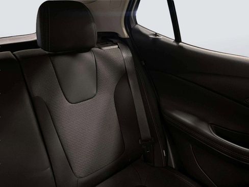 Used 2025 Buick Encore GX Preferred FWD image 24