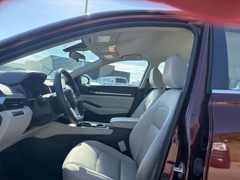 Used 2023 Nissan Altima 2.5 SV AWD/4WD image 15