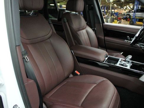 Used 2023 Land Rover Range Rover SE image 23