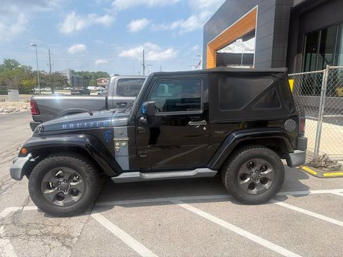 Used 2017 Jeep Wrangler Sport AWD/4WD image 2