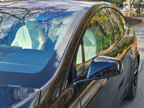 Used 2022 Tesla Model X Plaid image 24