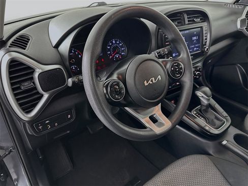 Used 2022 Kia Soul LX w/ Technology Package image 9