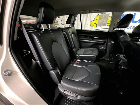 Certified 2024 Toyota Grand Highlander AWD Hybrid image 16