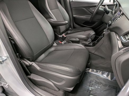 Used 2022 Buick Encore Preferred w/ Safety Package image 28