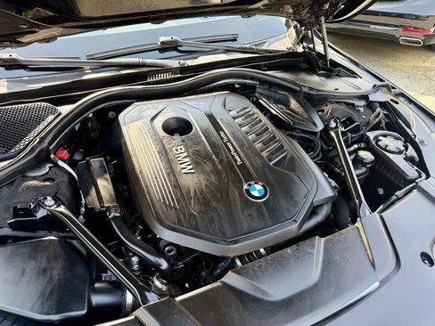 Used 2017 BMW 740i image 5