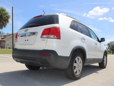 Used 2012 Kia Sorento LX w/ Convenience Pkg FWD image 25