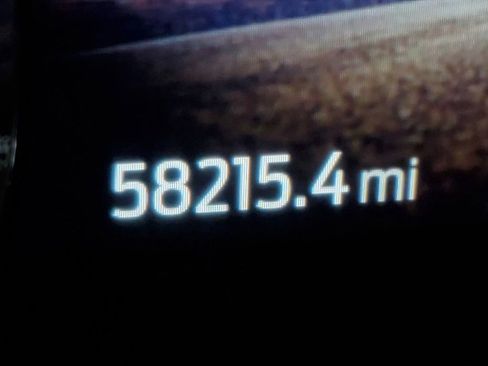 Used 2020 Ford Explorer XLT w/ Equipment Group 202A image 14