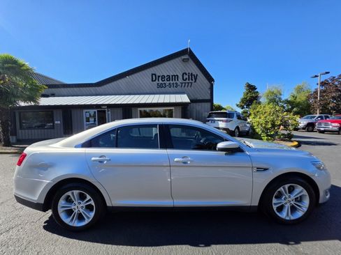 Used 2018 Ford Taurus SEL w/ Equipment Group 201A AWD/4WD image 3