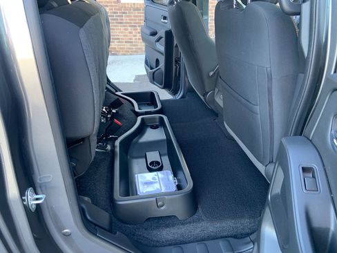 Used 2023 Nissan Frontier PRO-4X w/ Technology Package image 11