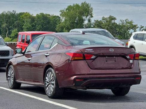 Used 2024 Nissan Altima 2.5 SV FWD image 5