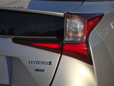 Used 2022 Toyota Prius L Eco image 23