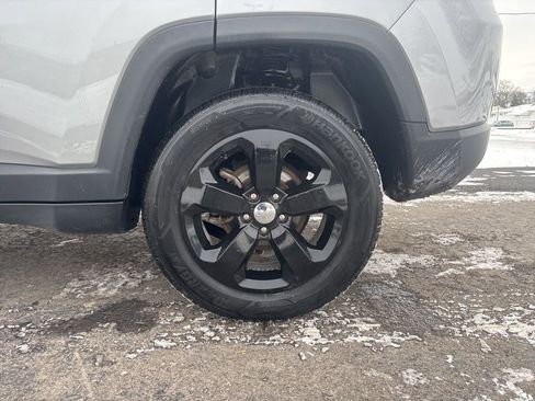 Certified 2021 Jeep Compass Latitude image 33